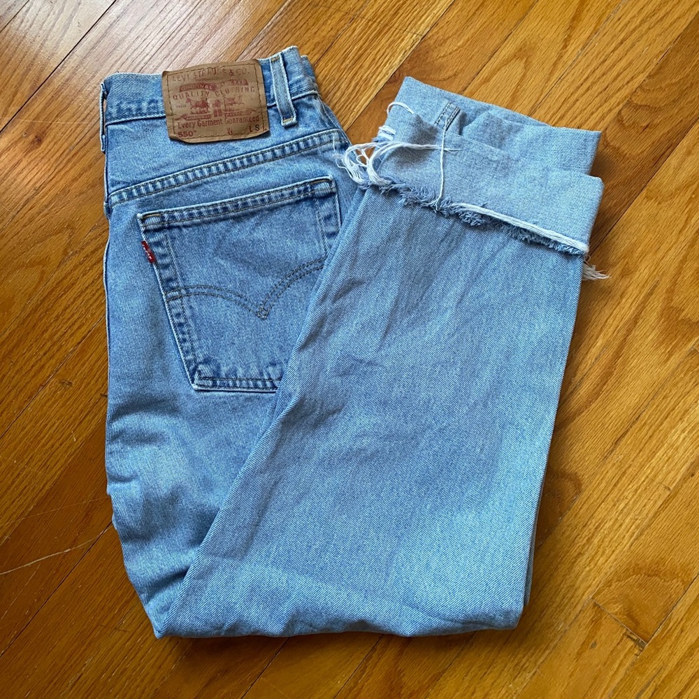 Levi’s 550 relaxed tapered leg mom jeans 28” waist